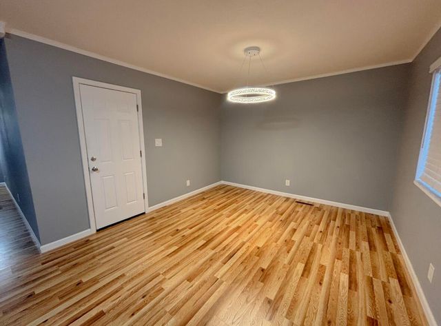 709 James Place, Griffith, IN 46319