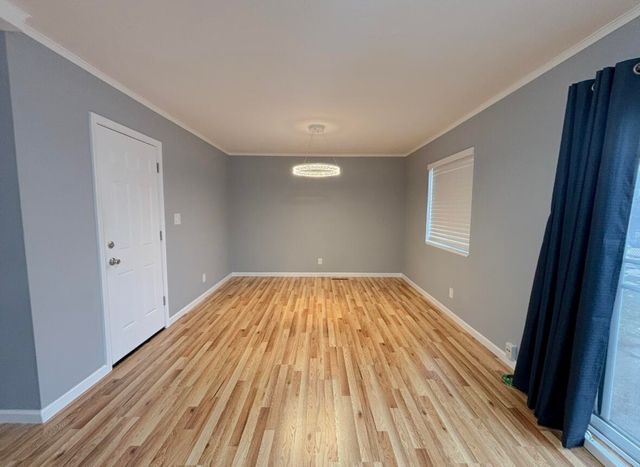 709 James Place, Griffith, IN 46319