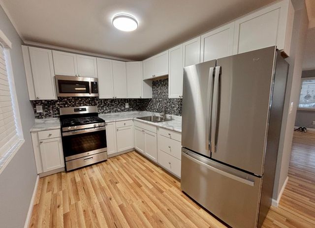 709 James Place, Griffith, IN 46319