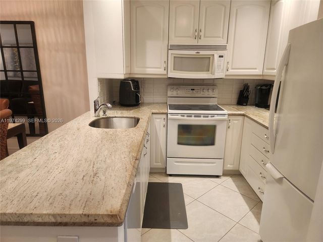 5101 NW 34th Street 101, Lauderdale Lakes, FL 33319