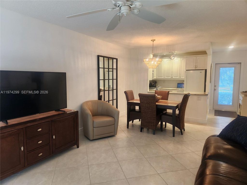 5101 NW 34th Street 101, Lauderdale Lakes, FL 33319
