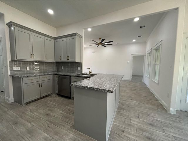 10835 Deaf Smith Street, La Porte, TX 77571