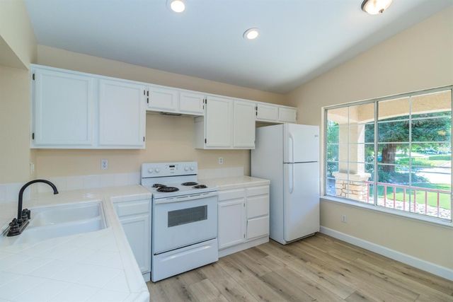 7771 N Baird Avenue, Fresno, CA 93720