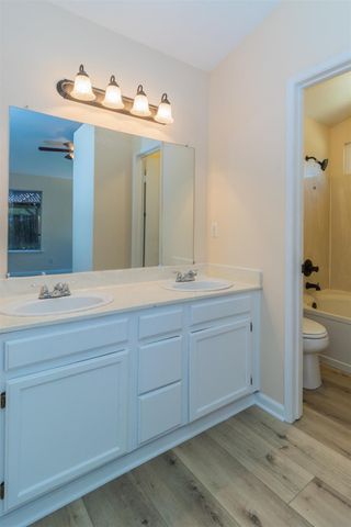7771 N Baird Avenue, Fresno, CA 93720