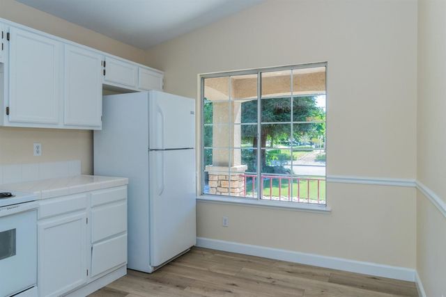 7771 N Baird Avenue, Fresno, CA 93720