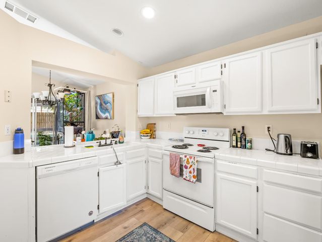 7771 N Baird Avenue, Fresno, CA 93720