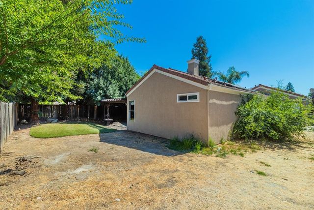 7771 N Baird Avenue, Fresno, CA 93720
