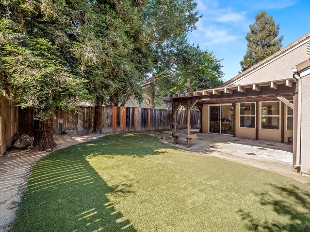 7771 N Baird Avenue, Fresno, CA 93720