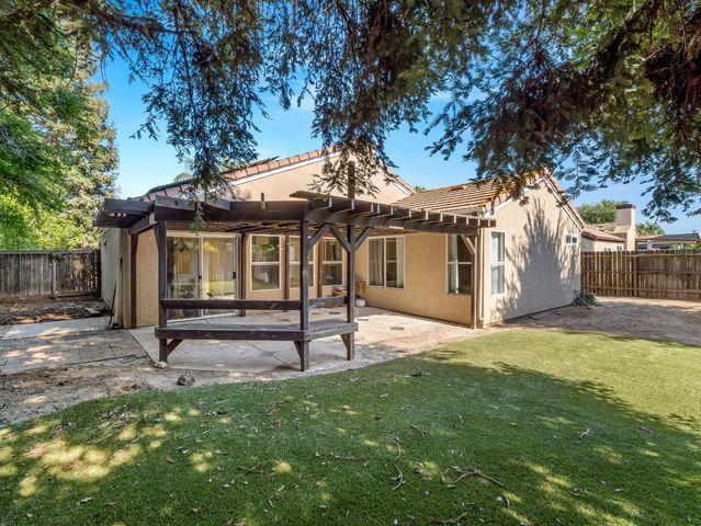 7771 N Baird Avenue, Fresno, CA 93720