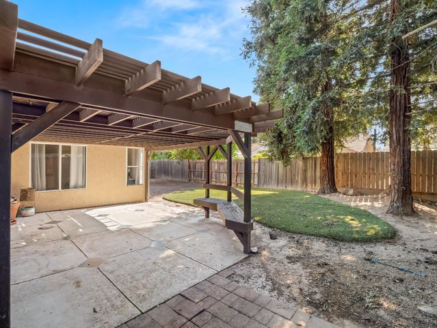 7771 N Baird Avenue, Fresno, CA 93720