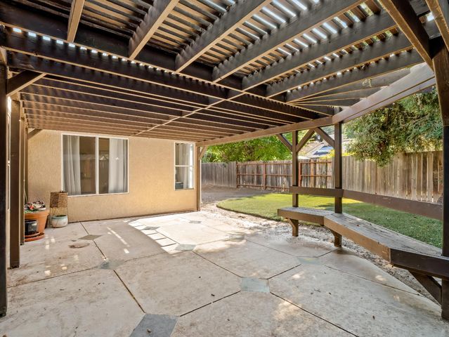 7771 N Baird Avenue, Fresno, CA 93720