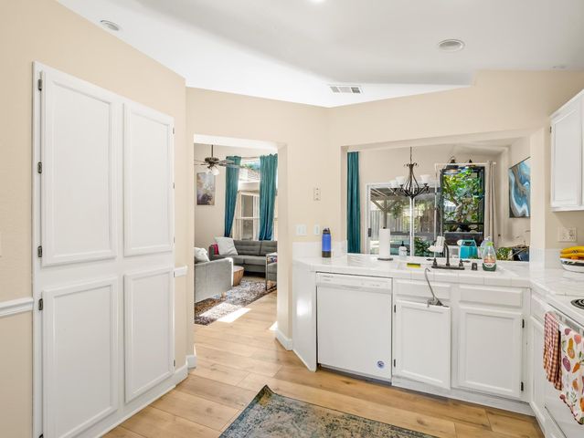 7771 N Baird Avenue, Fresno, CA 93720