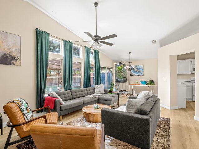 7771 N Baird Avenue, Fresno, CA 93720