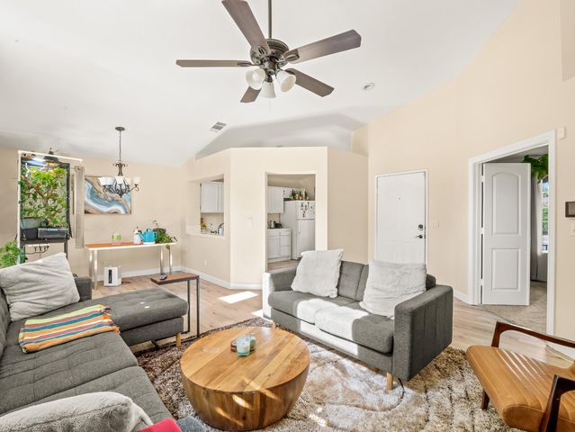 7771 N Baird Avenue, Fresno, CA 93720