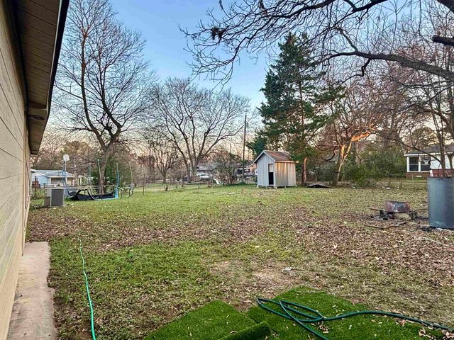 1106 Fairway Dr., Longview, TX 75604