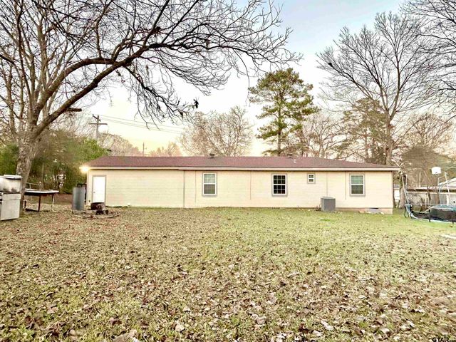1106 Fairway Dr., Longview, TX 75604