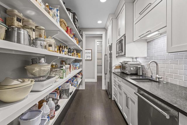 1634 TRINITY RIDGE CIRCLE, De Pere, WI 87448