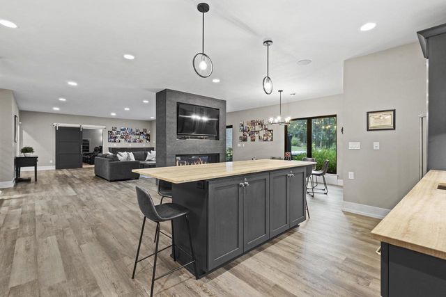 1634 TRINITY RIDGE CIRCLE, De Pere, WI 87448