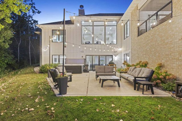 1634 TRINITY RIDGE CIRCLE, De Pere, WI 87448