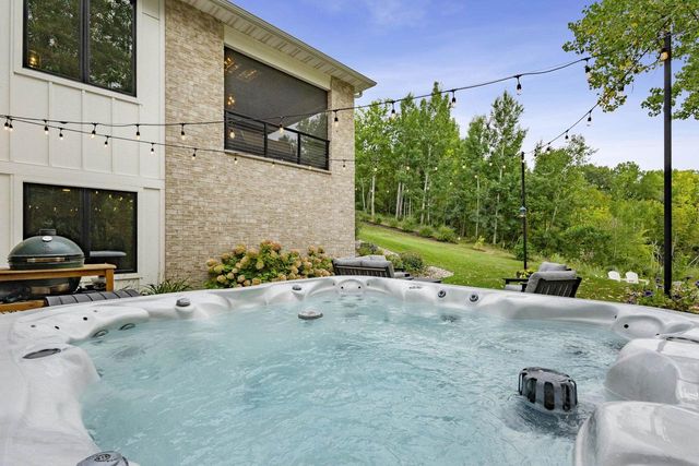 1634 TRINITY RIDGE CIRCLE, De Pere, WI 87448