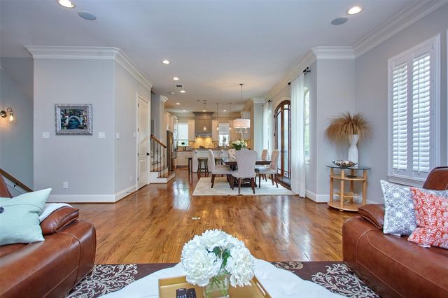 1126 W West 16th Street F, Houston, TX 77008