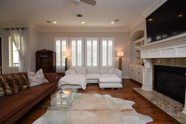 1126 W West 16th Street F, Houston, TX 77008