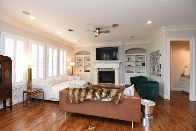1126 W West 16th Street F, Houston, TX 77008