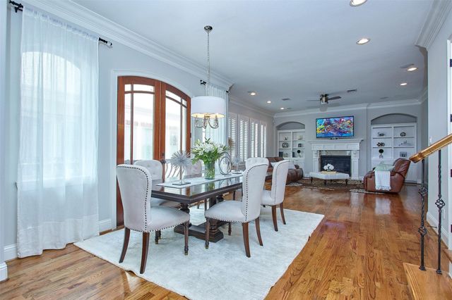 1126 W West 16th Street F, Houston, TX 77008