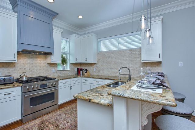 1126 W West 16th Street F, Houston, TX 77008