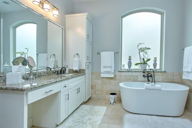 1126 W West 16th Street F, Houston, TX 77008