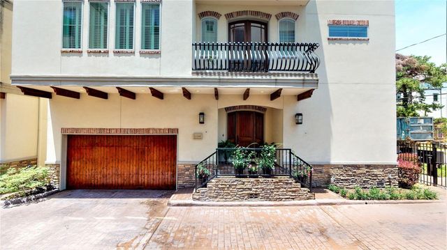 1126 W West 16th Street F, Houston, TX 77008