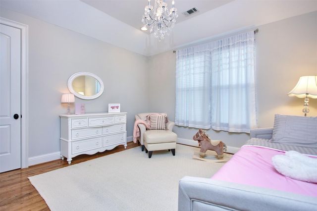 1126 W West 16th Street F, Houston, TX 77008