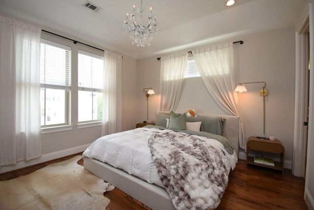 1126 W West 16th Street F, Houston, TX 77008