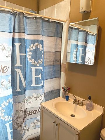 1833 S 4TH Avenue, Maywood, IL 60153