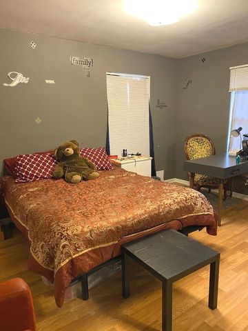 1833 S 4TH Avenue, Maywood, IL 60153