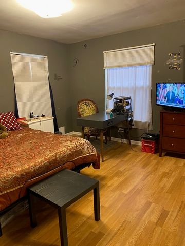 1833 S 4TH Avenue, Maywood, IL 60153