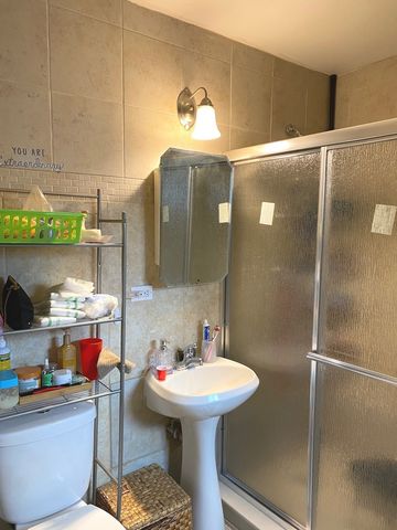 1833 S 4TH Avenue, Maywood, IL 60153