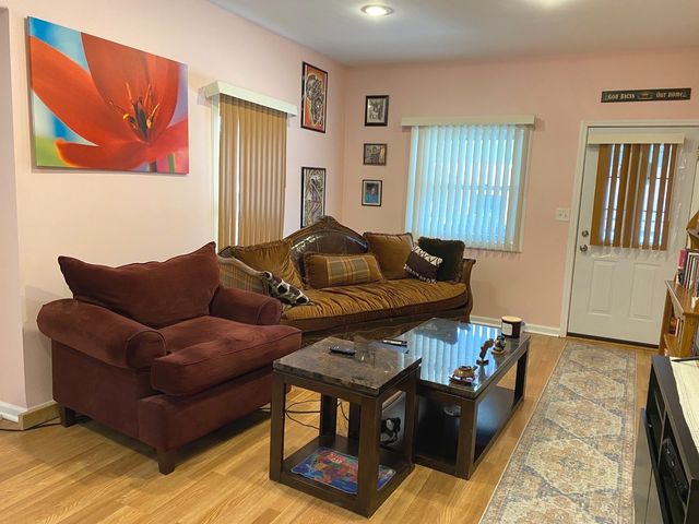 1833 S 4TH Avenue, Maywood, IL 60153