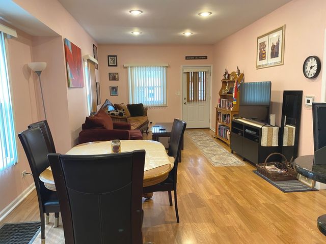 1833 S 4TH Avenue, Maywood, IL 60153