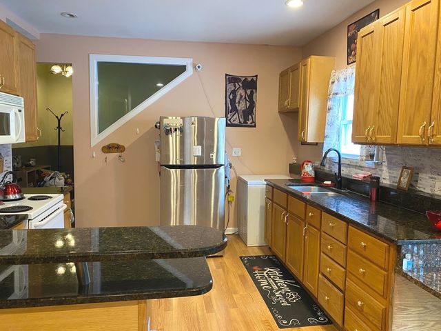 1833 S 4TH Avenue, Maywood, IL 60153