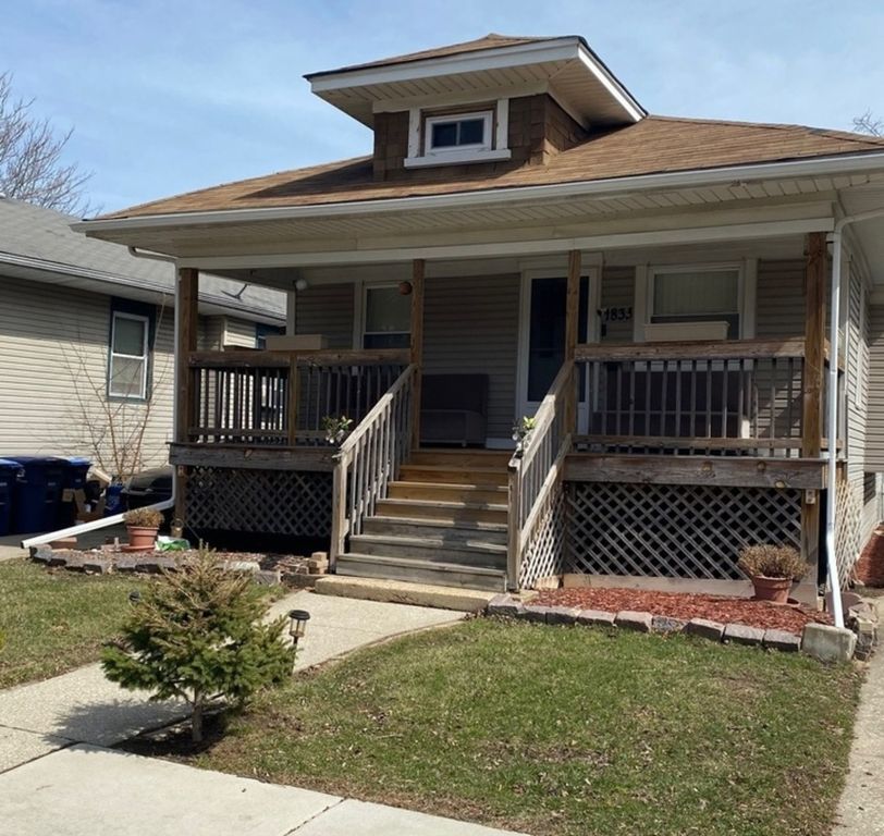1833 S 4TH Avenue, Maywood, IL 60153