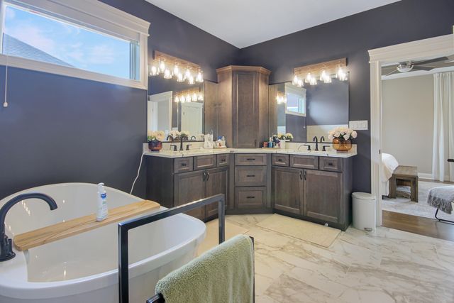 13333 Camas Drive, St. John, IN 46373