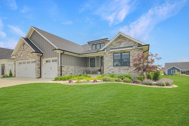 13333 Camas Drive, St. John, IN 46373