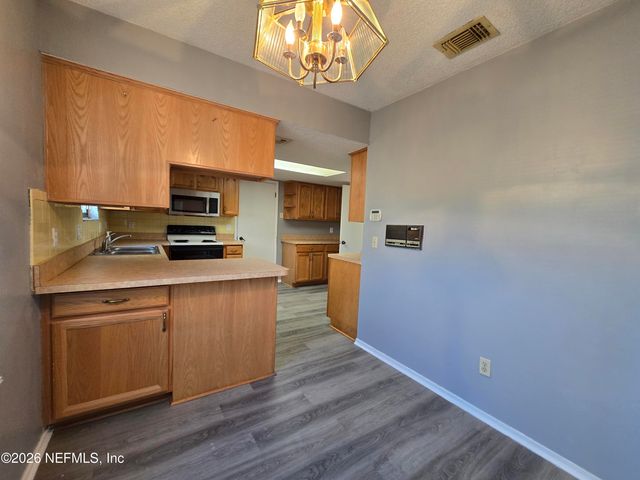 5639 SOPHIST Circle N, Jacksonville, FL 32219