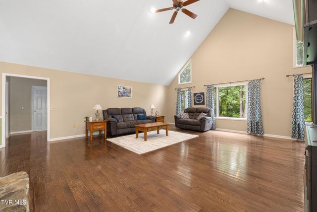 406 Gustavis Court, Kingsport, TN 37664
