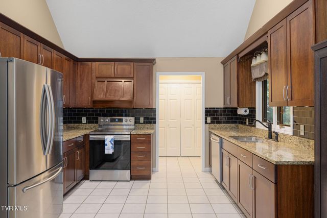 406 Gustavis Court, Kingsport, TN 37664