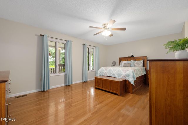 406 Gustavis Court, Kingsport, TN 37664