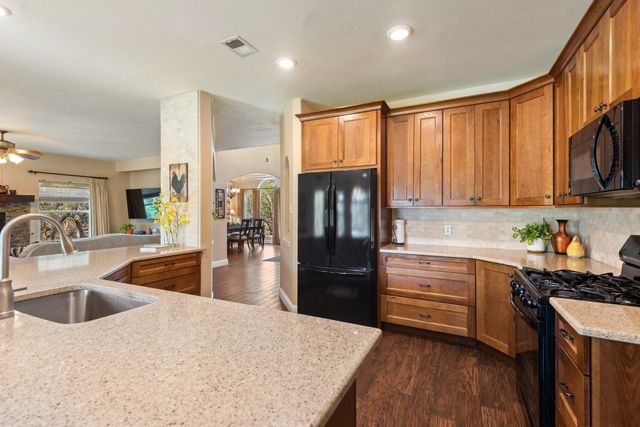 507 Saddlehorn DR, Dripping Springs, TX 78620