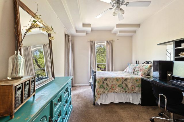 507 Saddlehorn DR, Dripping Springs, TX 78620