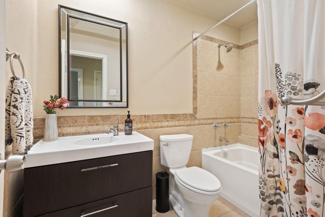 507 Saddlehorn DR, Dripping Springs, TX 78620